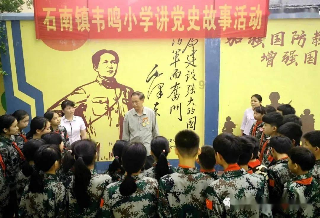 逃离废弃的卡车场